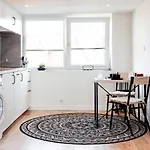 M&m Studio's 1 & 2 Apartment