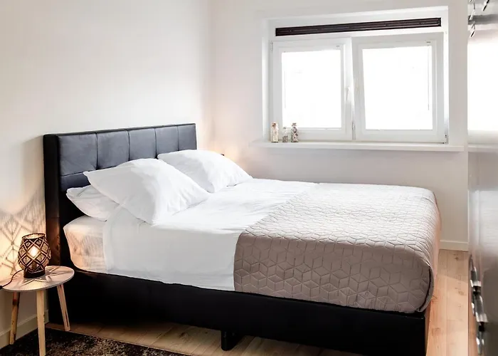 M&m Studio's 1 & 2 Apartment *